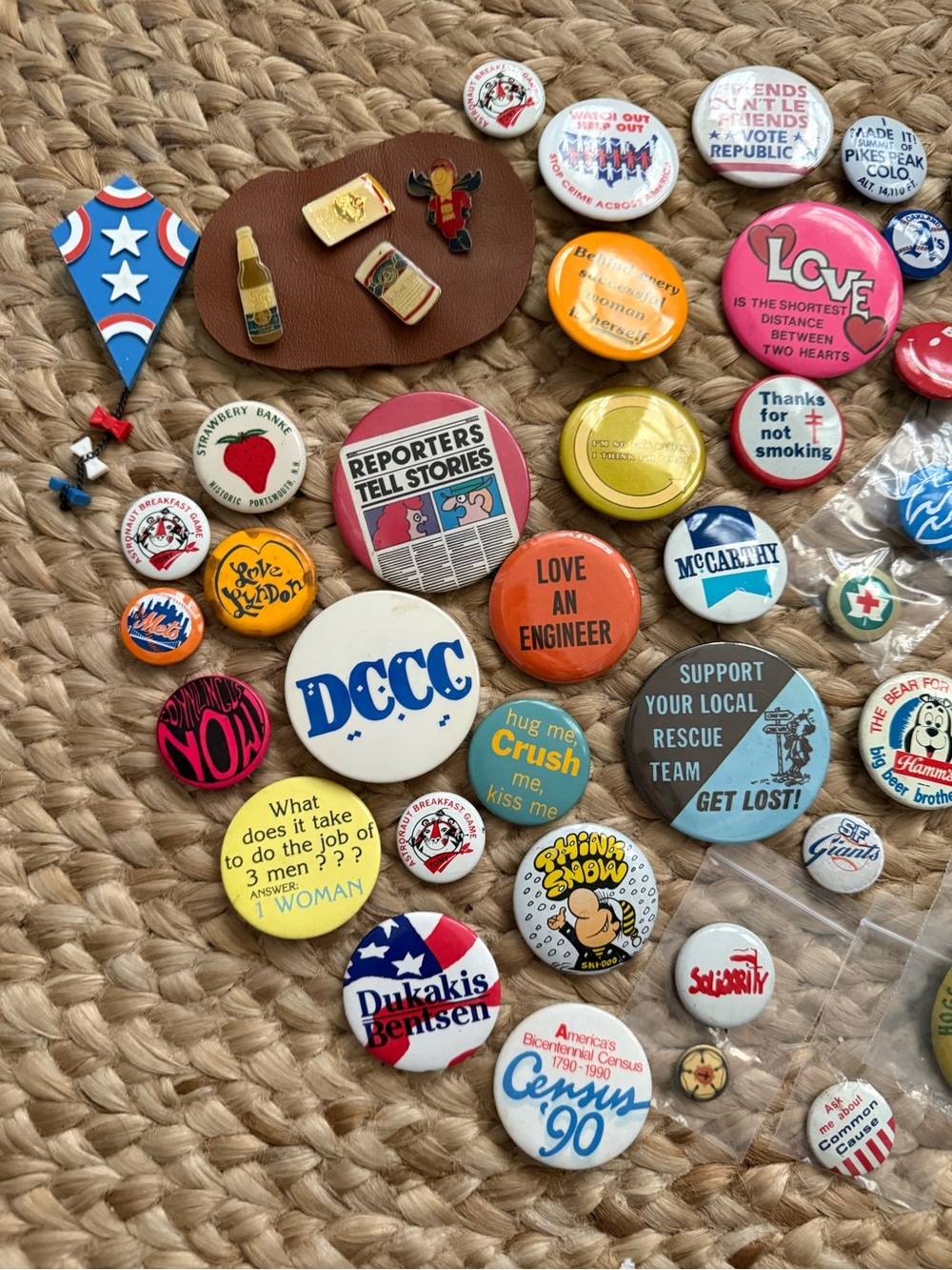 Vintage Button & Pin Collection - Picture 2 of 3